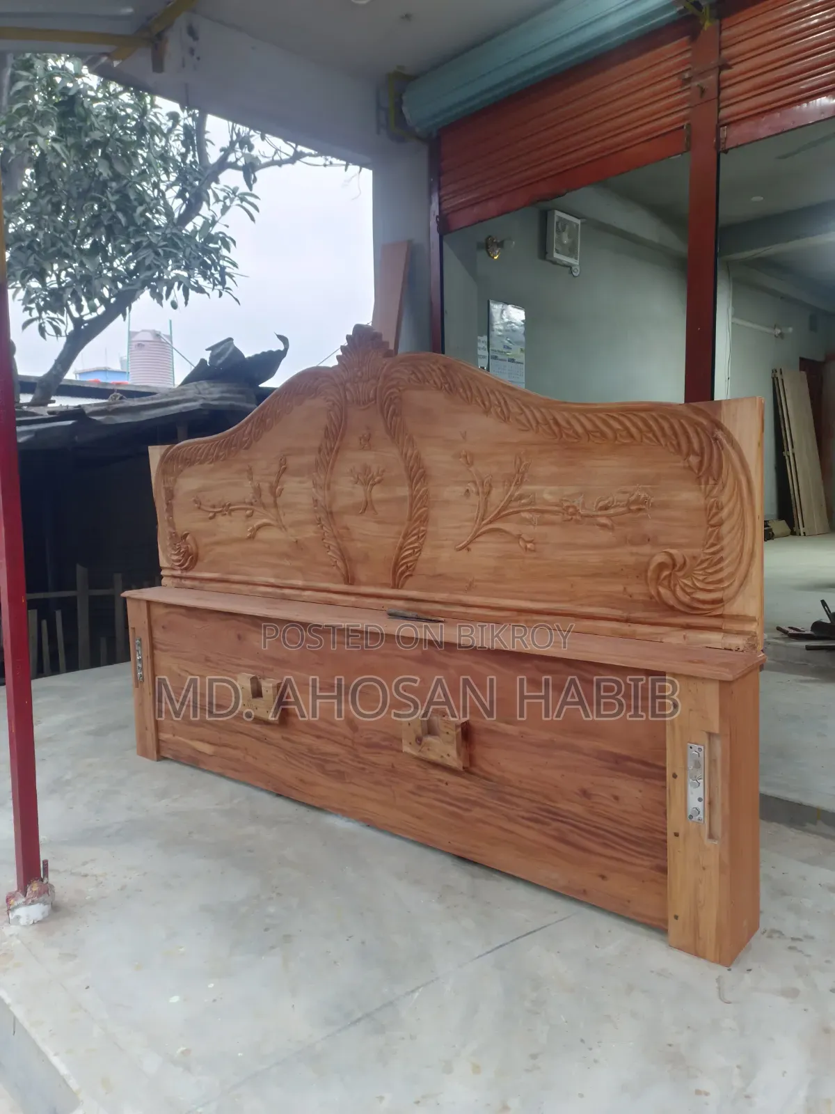 Bed in Good Condition for Sale