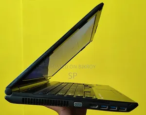 Fujitsu Laptop 4GB Intel Core i3 SSD 256GB