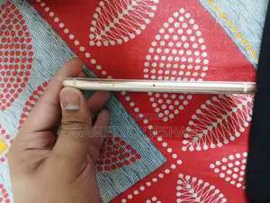 Apple iPhone 8 64 GB Gold