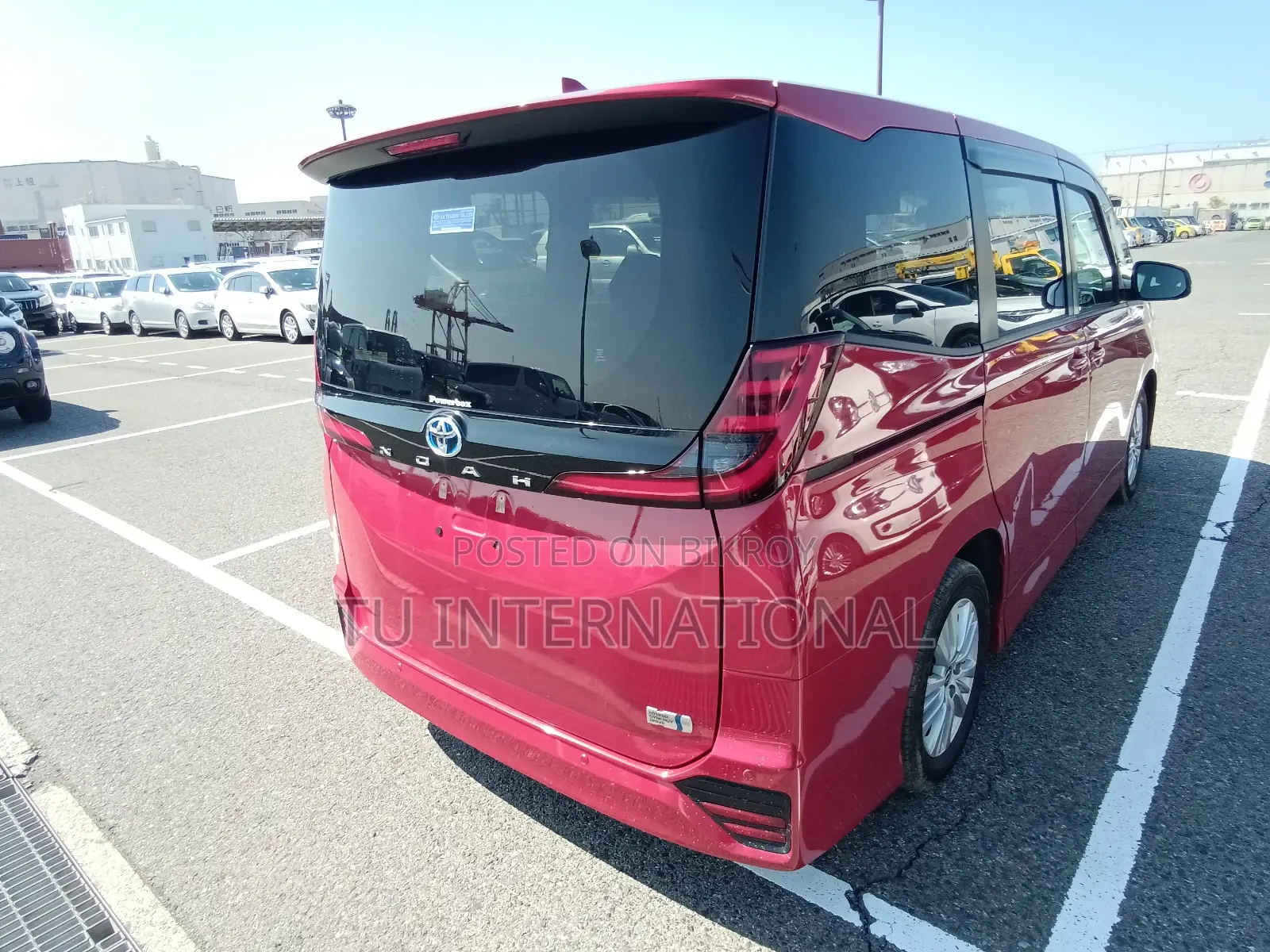 Toyota Noah 2023 Red