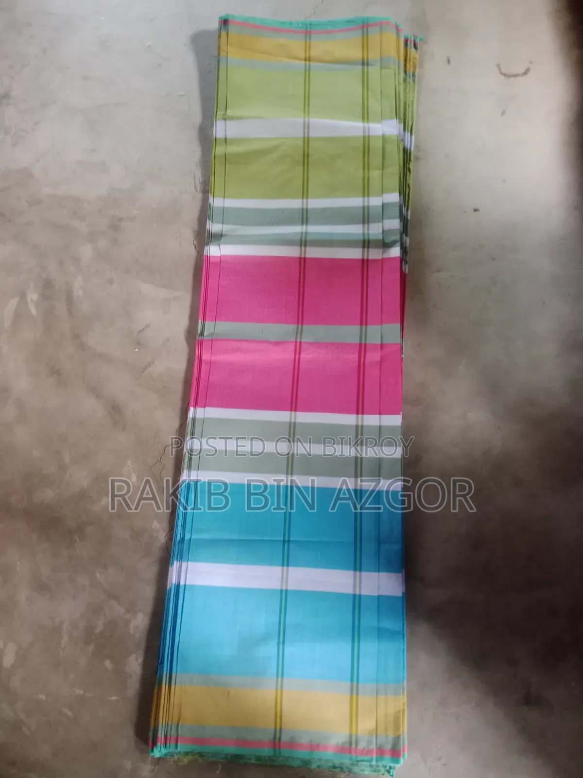 Features and Craftsmanship of Handloom Lungi
