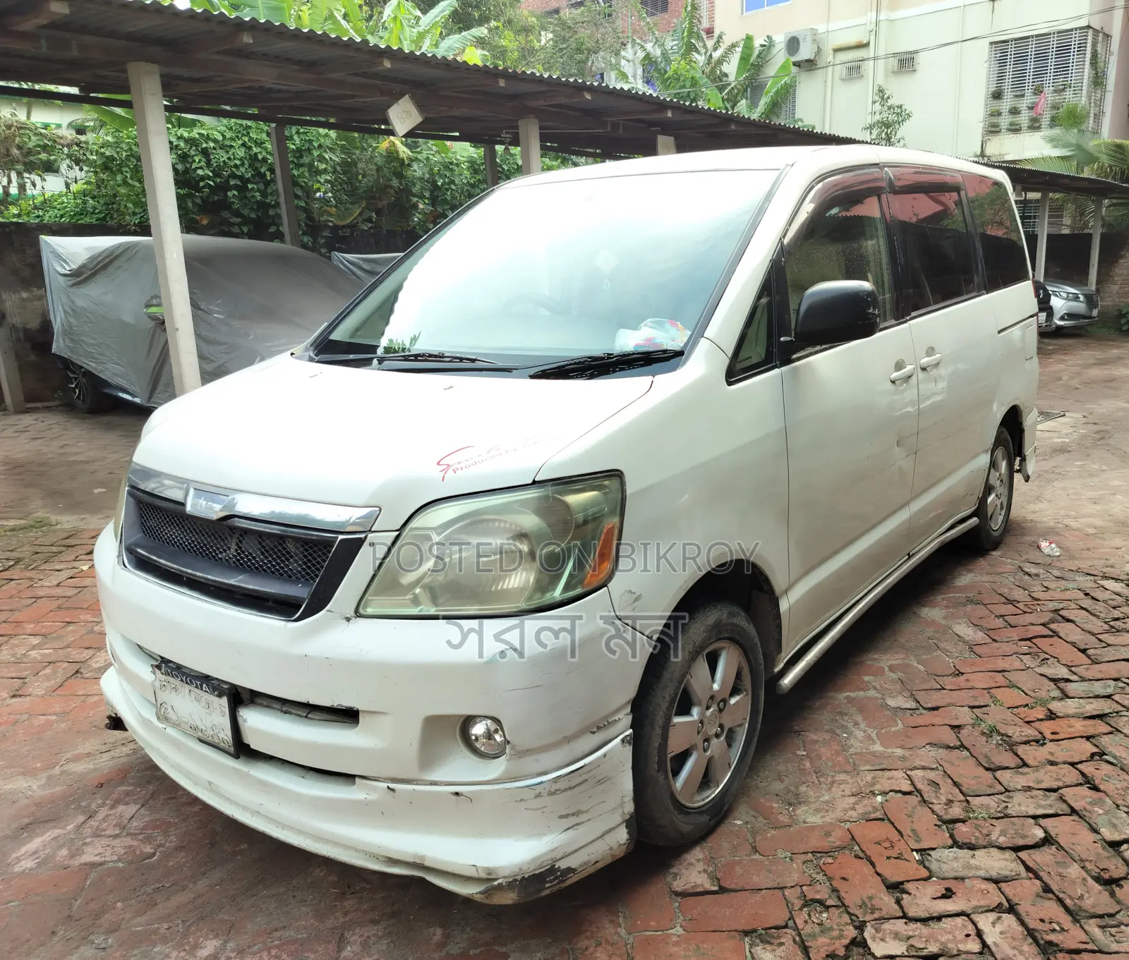 Toyota Voxy 2002 White