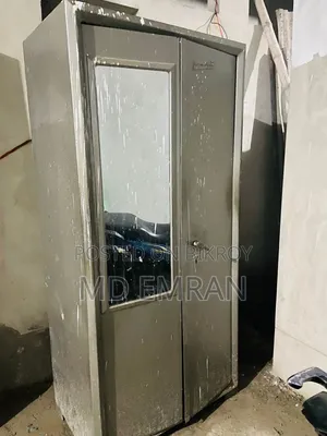 স্টিলের আলমারি