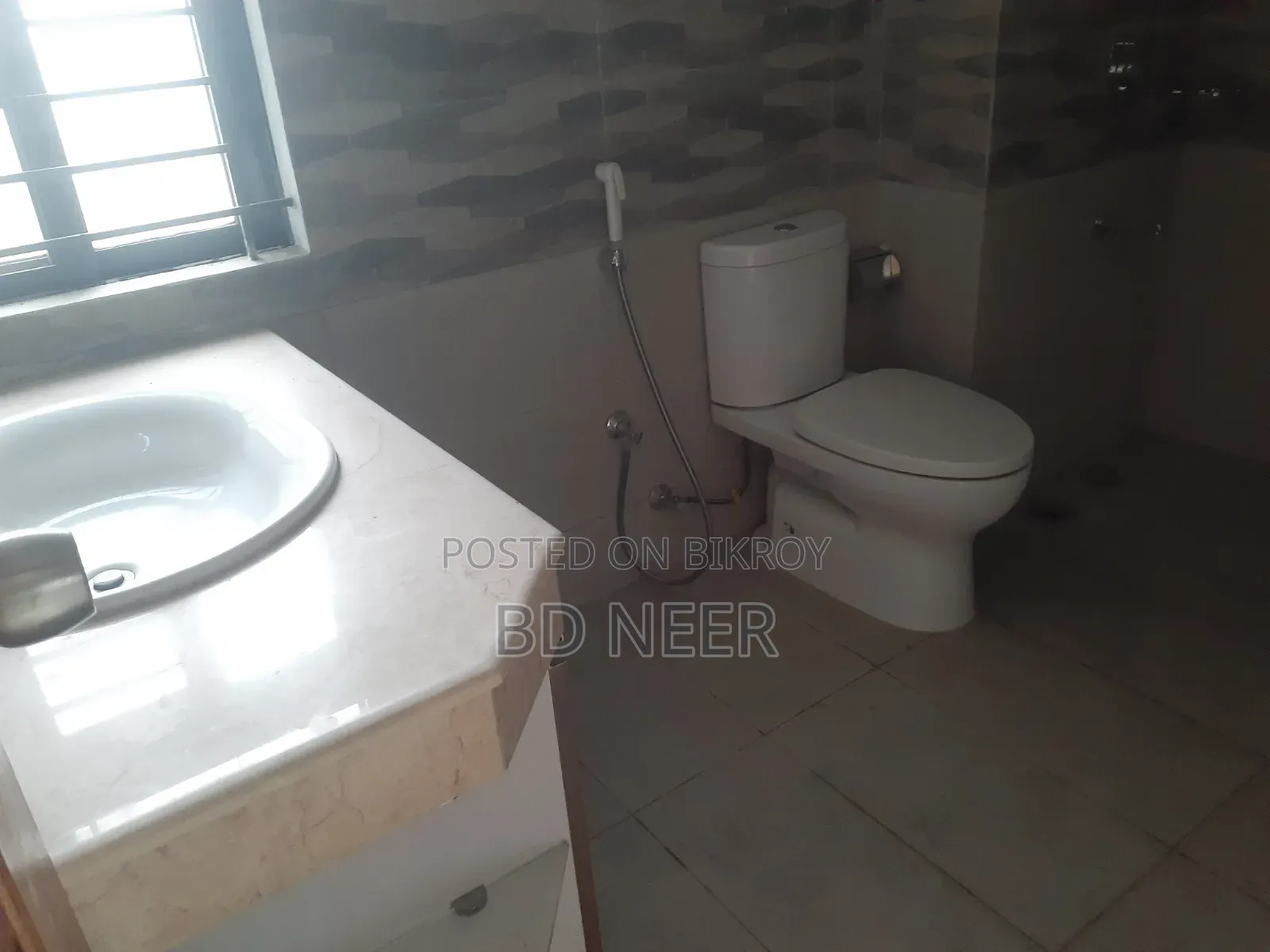 5 Bedroom Apartment in Gulshan for Rent