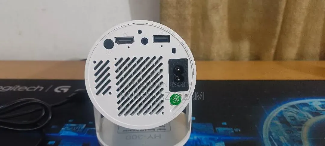 Hy-300 প্রজেক্টর