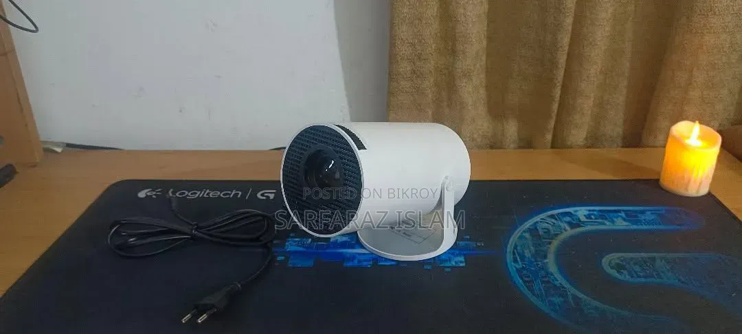 Hy-300 প্রজেক্টর