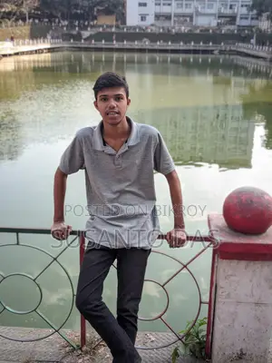 শোরুম সেলস বা অফিস সহকারী হিসেবে কাজ করতে চাই।