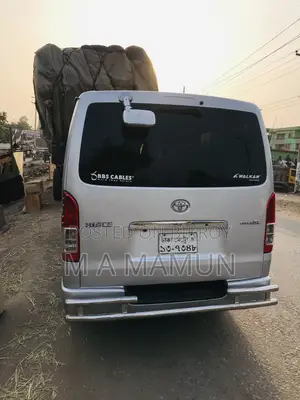Toyota HiAce 2004 Silver