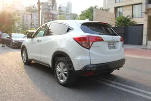 Honda Vezel 1.5 2WD 2014 Pearl