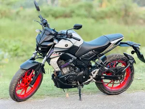 নিউ ইয়ামাহা ২০২১ হোয়াইট