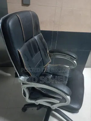 Chair, Like New