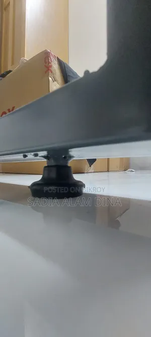 অফিস টেবিল