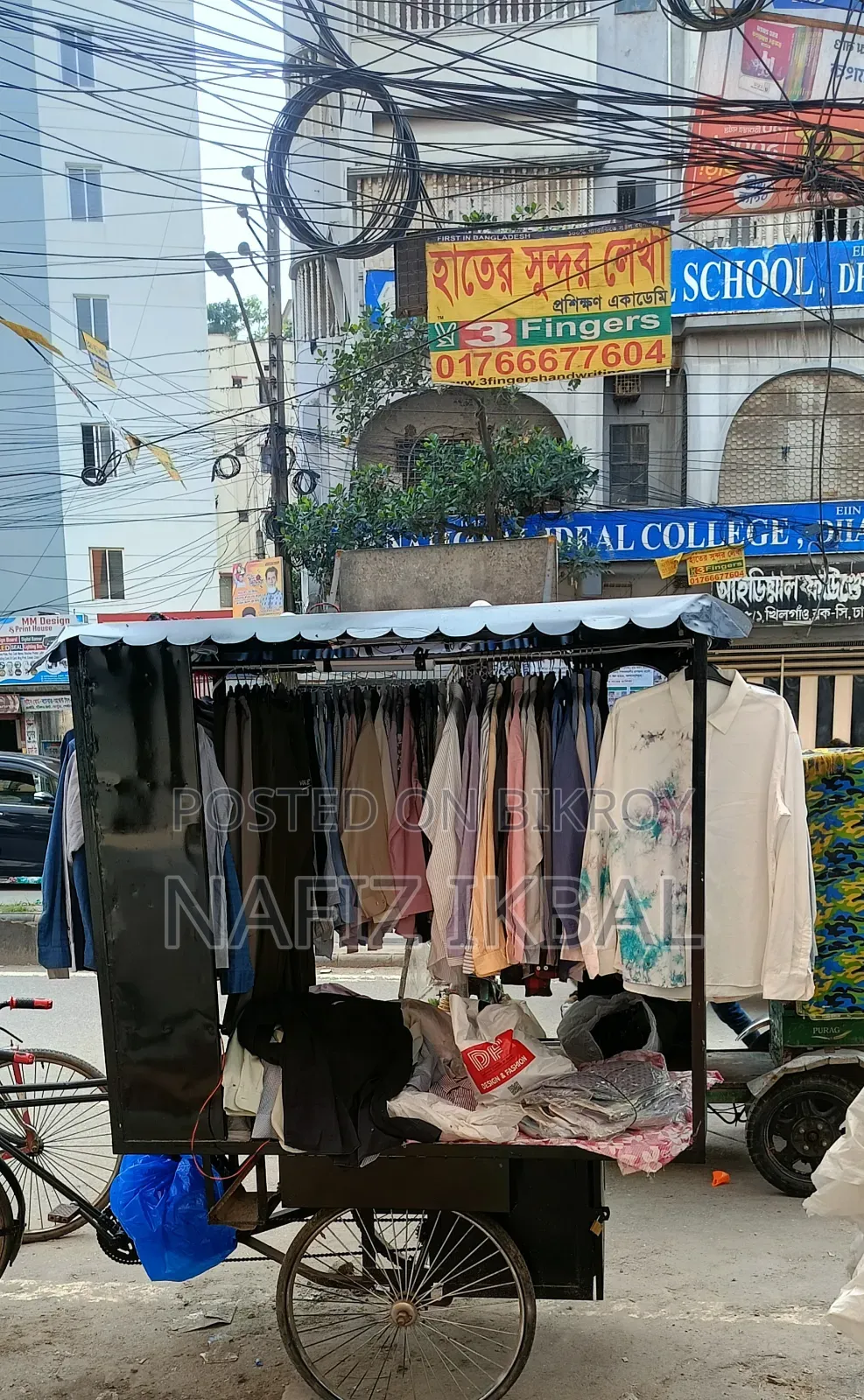 Mini Showroom Van / Clothing Display Cart