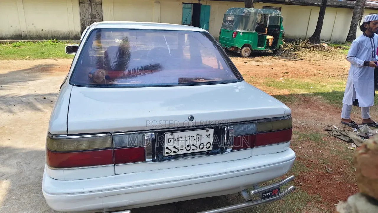 Toyota HiAce 1999 White