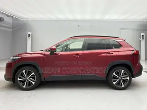 Toyota Corolla Cross 1.8 Hybrid AWD 2021 Maroon