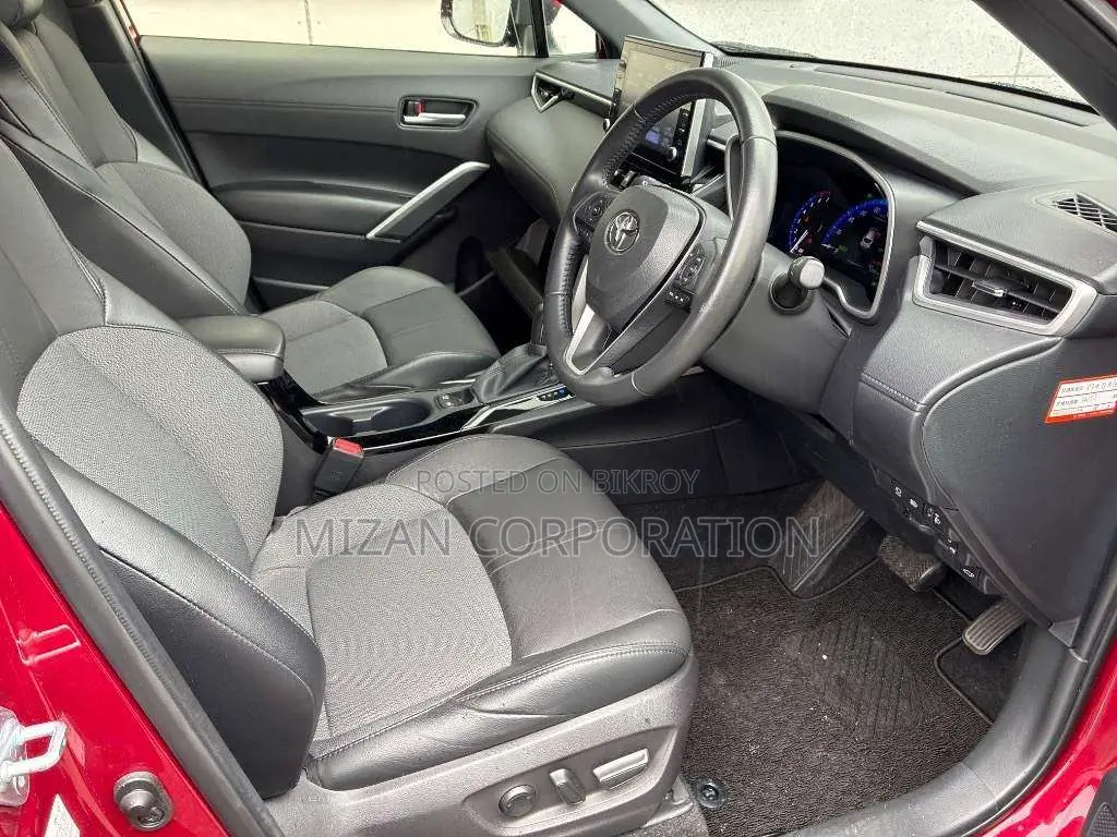 Toyota Corolla Cross 1.8 Hybrid AWD 2021 Maroon