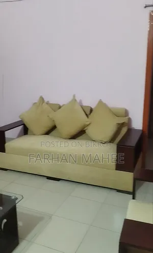 প্রিমিয়াম ৫-সিটার সোফা সেট এবং টি-টেবিল বিক্রয় হবে