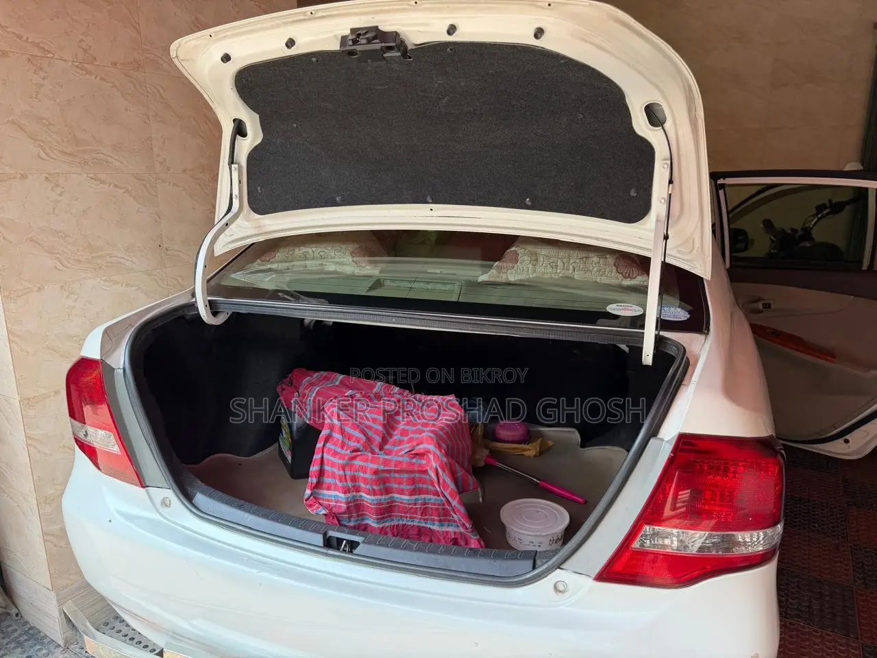 Toyota Axio 2010 Pearl