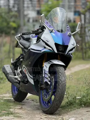 Yamaha R1 2022 Blue