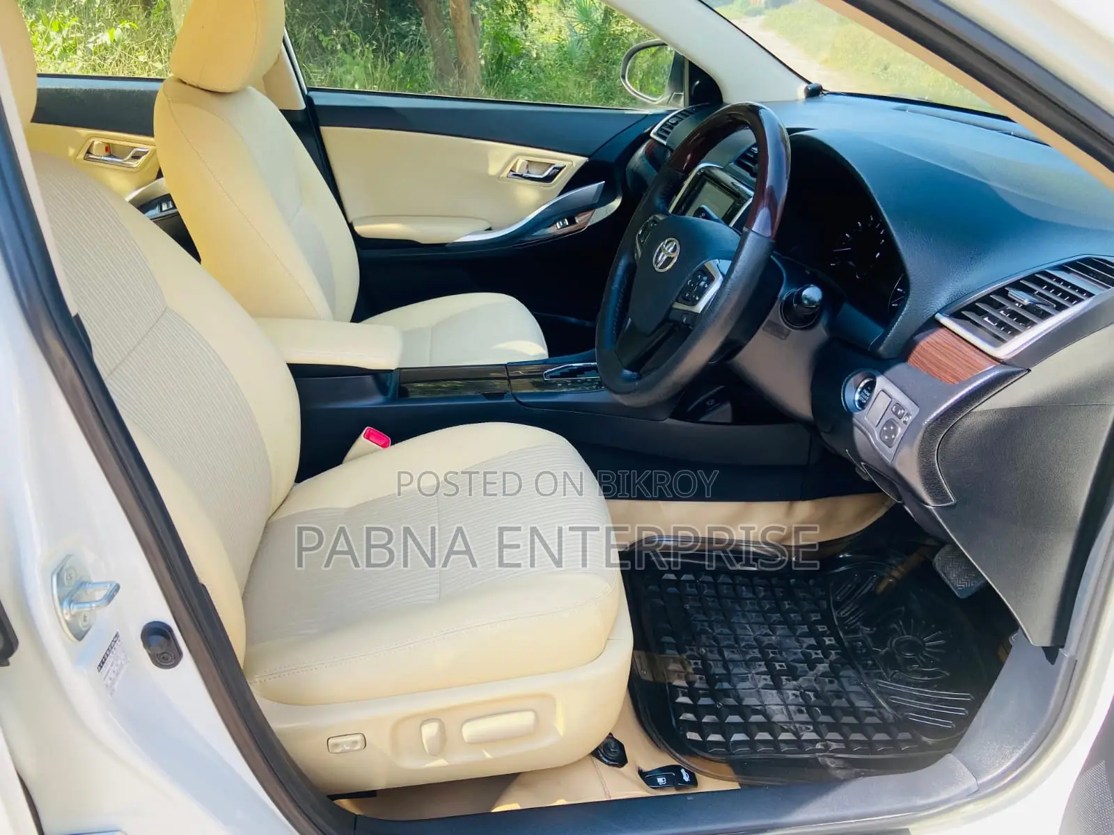 Toyota Premio 2018 Pearl