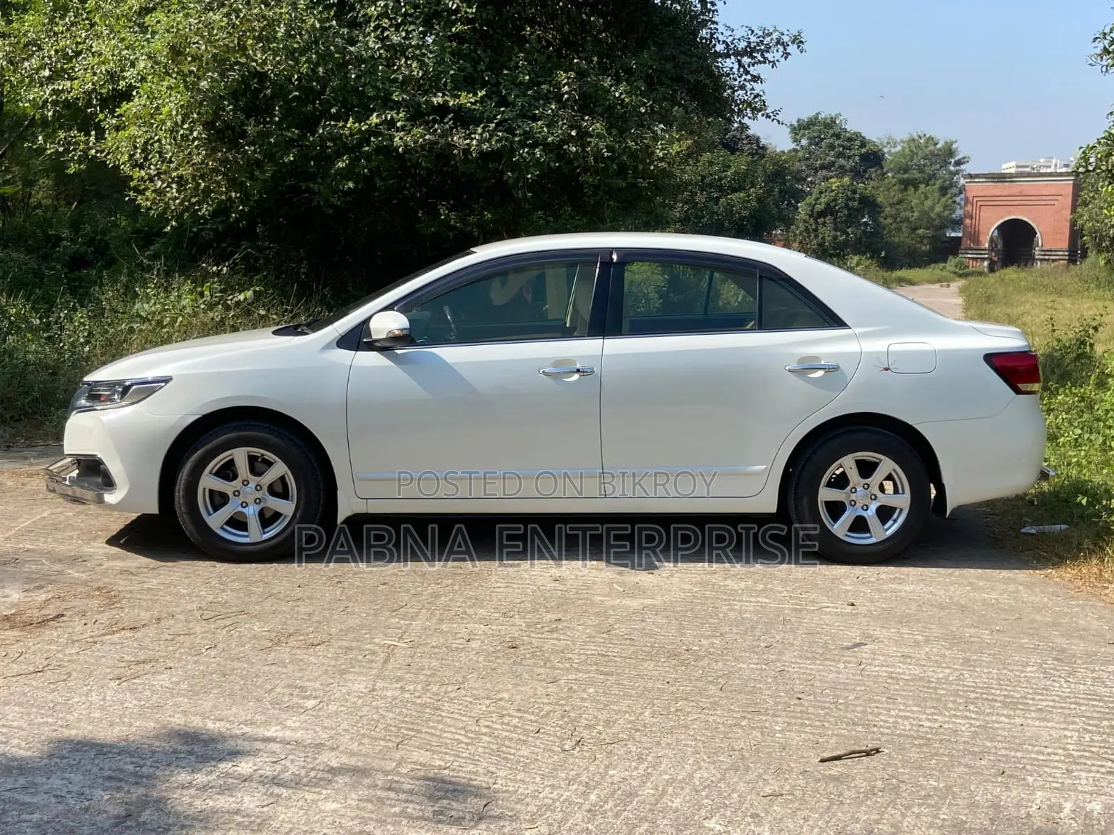 Toyota Premio 2018 Pearl