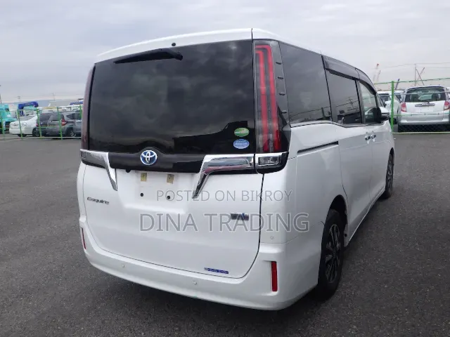 Toyota Esquire 2.0 AWD (7 Seater) 2020 Pearl