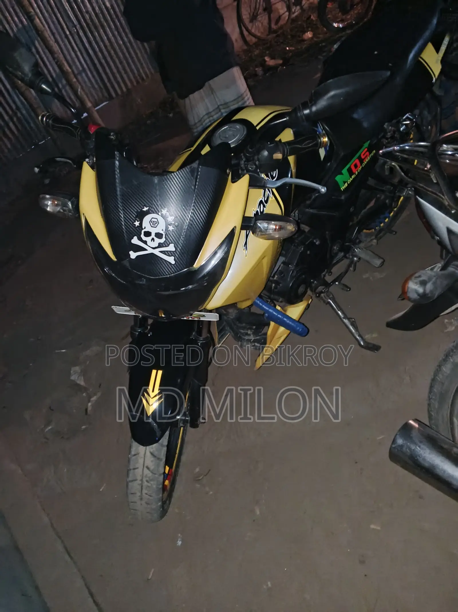 TVS Apache RTR 160 2V 2026 Yellow