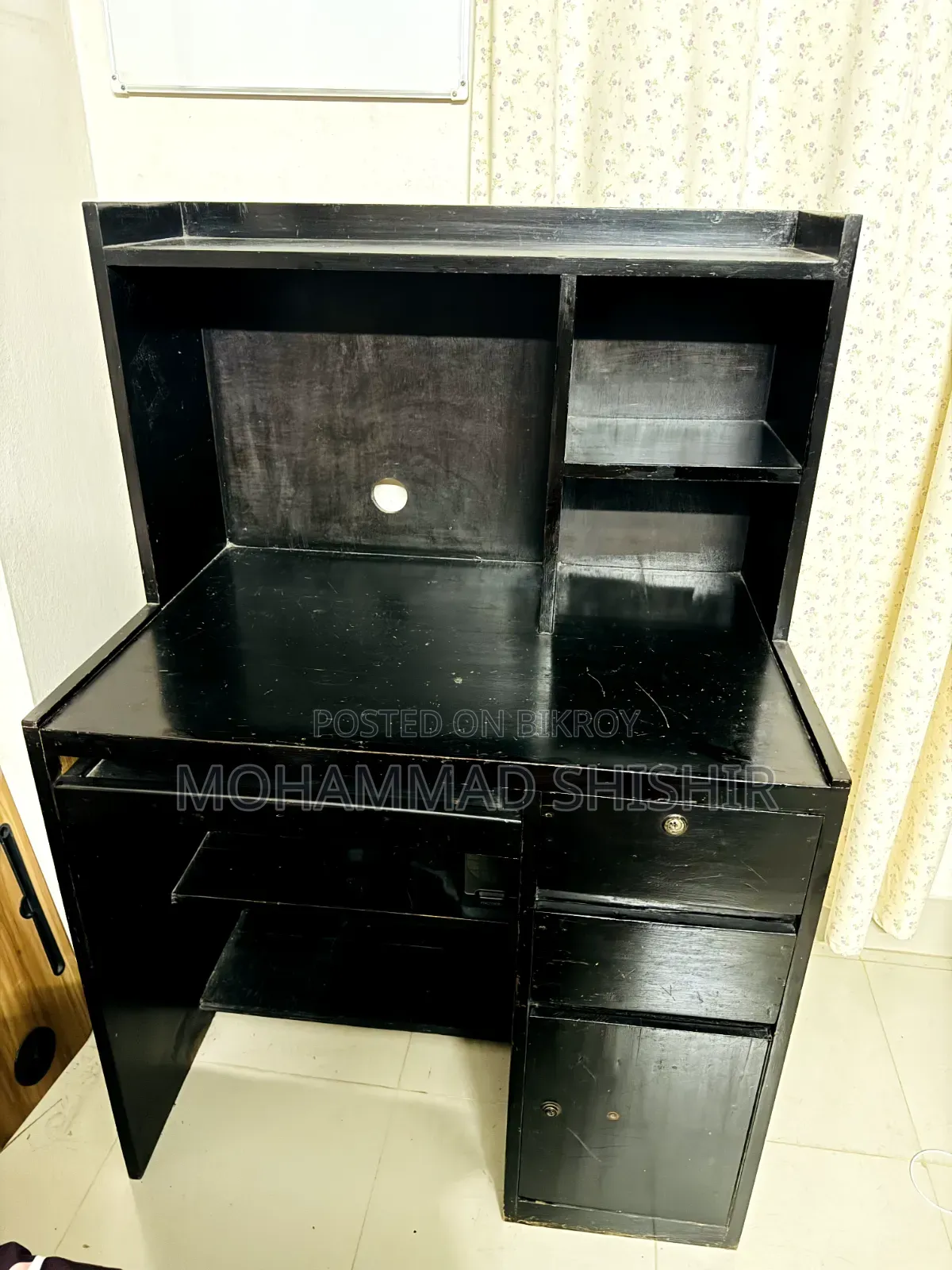 স্টাডি এবং কম্পিউটার টেবিল