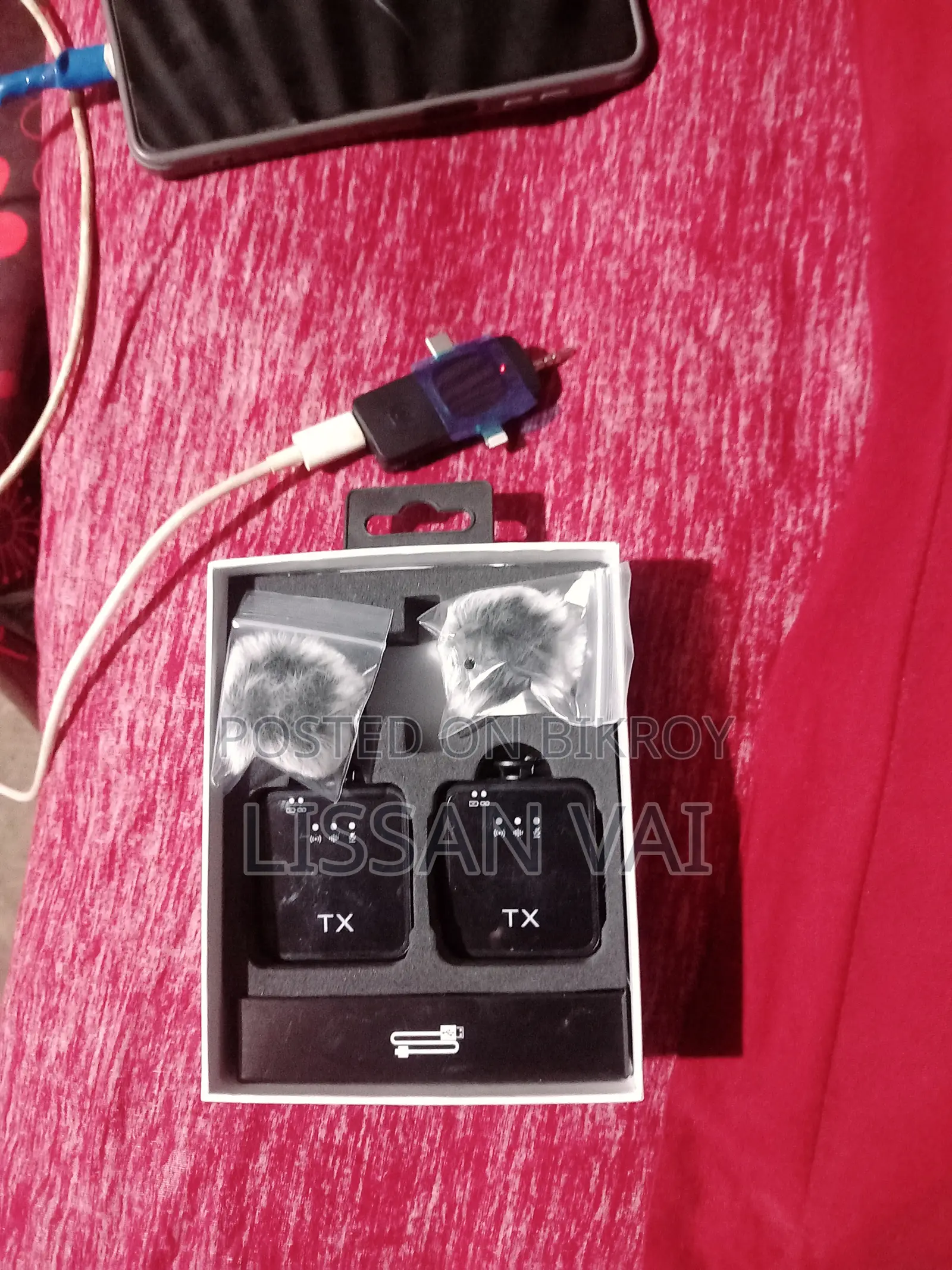 Selling F11-2 Wireless Microphone.