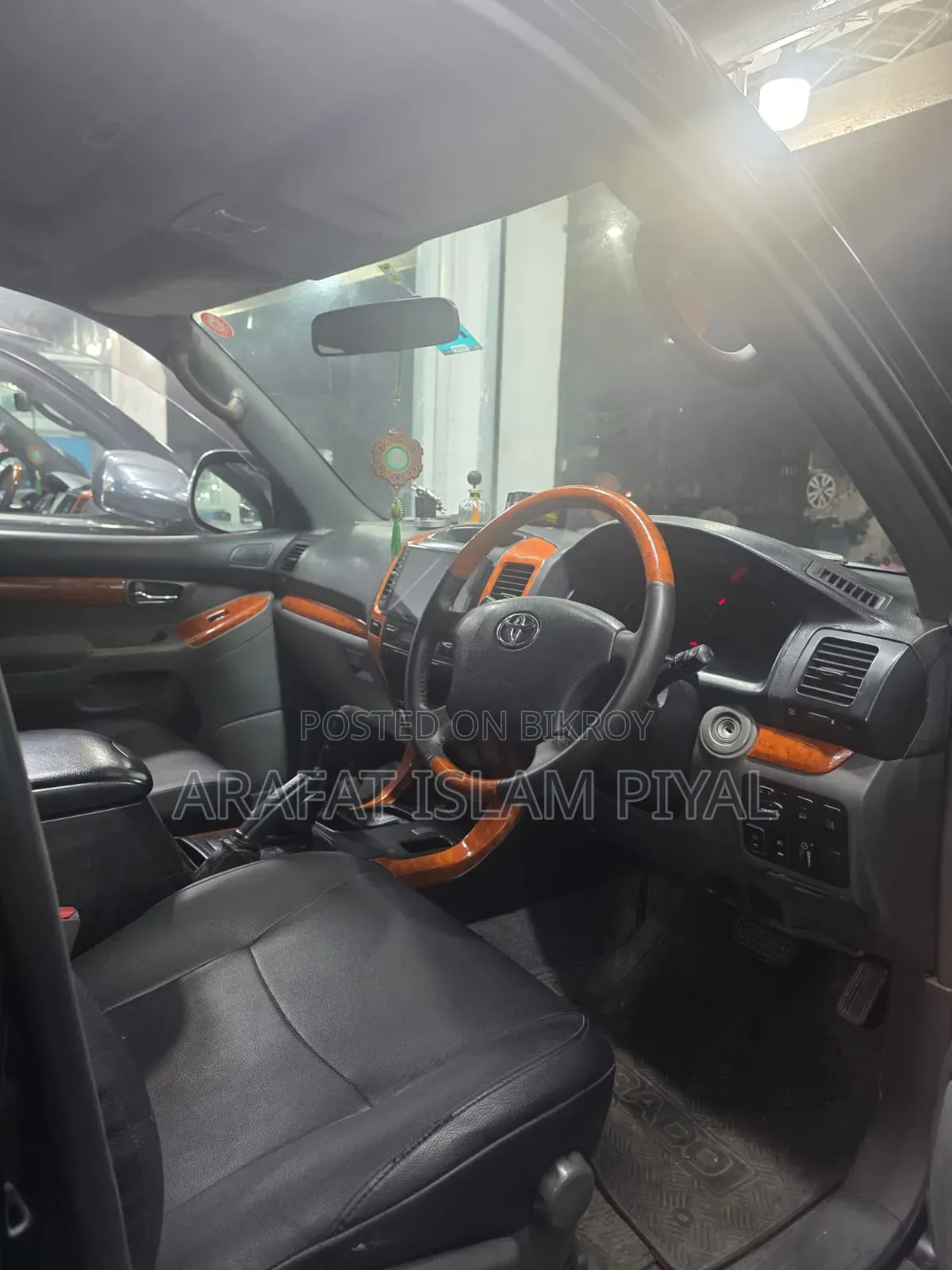 Toyota Land Cruiser Prado ৪.০ পেট্রোল TX ২০০৪ ব্ল্যাক