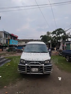 Toyota Voxy 2005 White