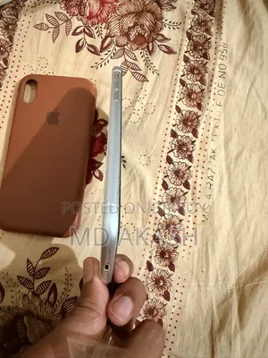Apple iPhone XR 64 GB White