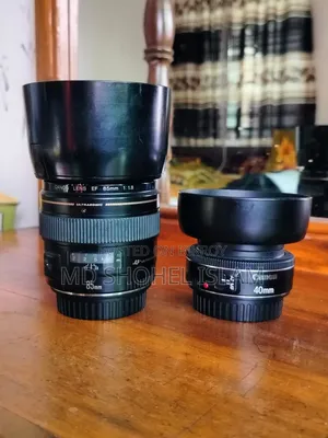 Canon Eos 250d DSLR Camera With 85mm F/1.8 Usm Ultrasonic Lens