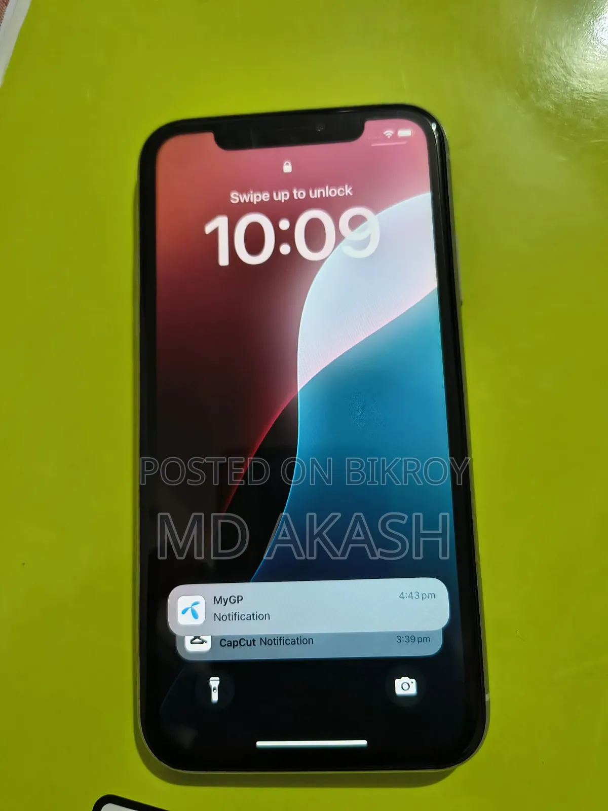 Apple iPhone XR 64 GB White