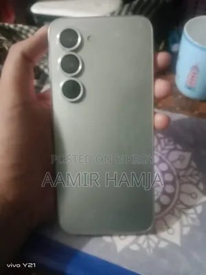 নতুন টেকনো স্পার্ক ৪০ প্রো ১২৮ জিবি সিলভার