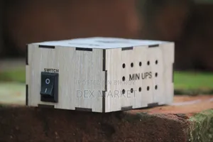Router Mini UPS