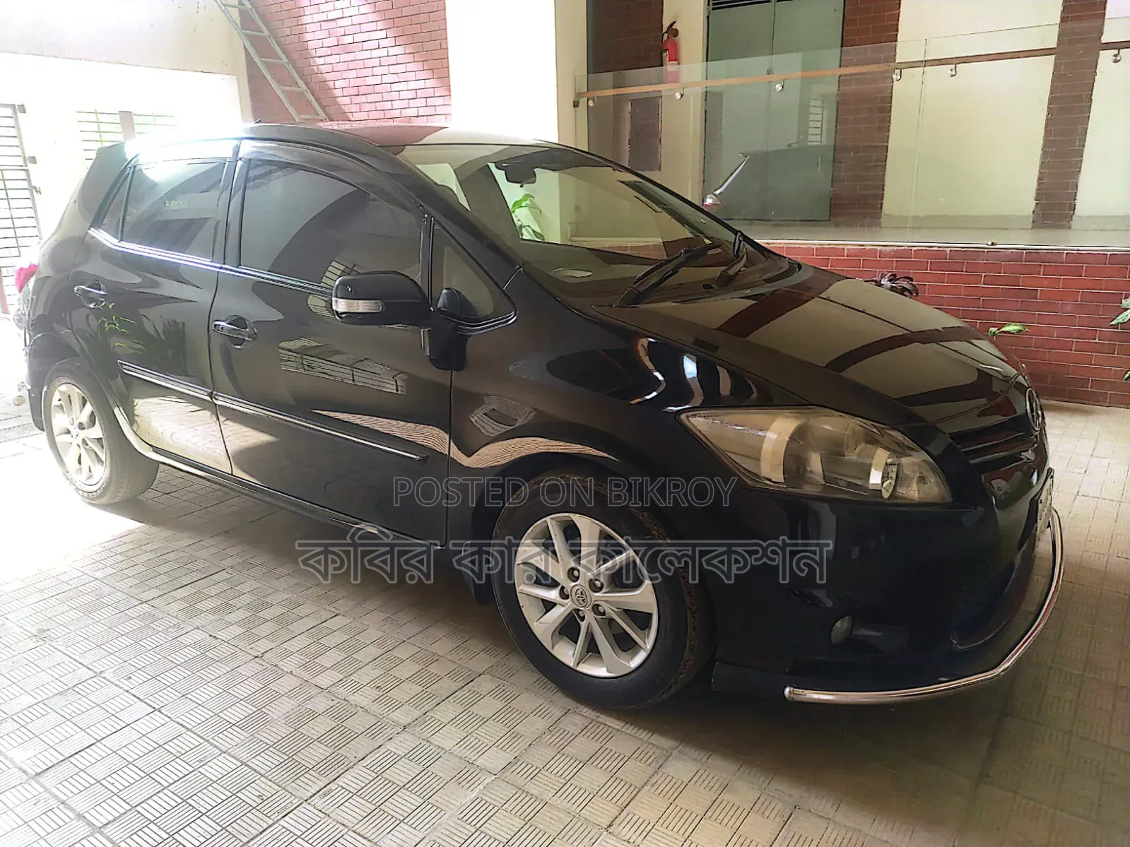 Toyota Auris 2011 Black