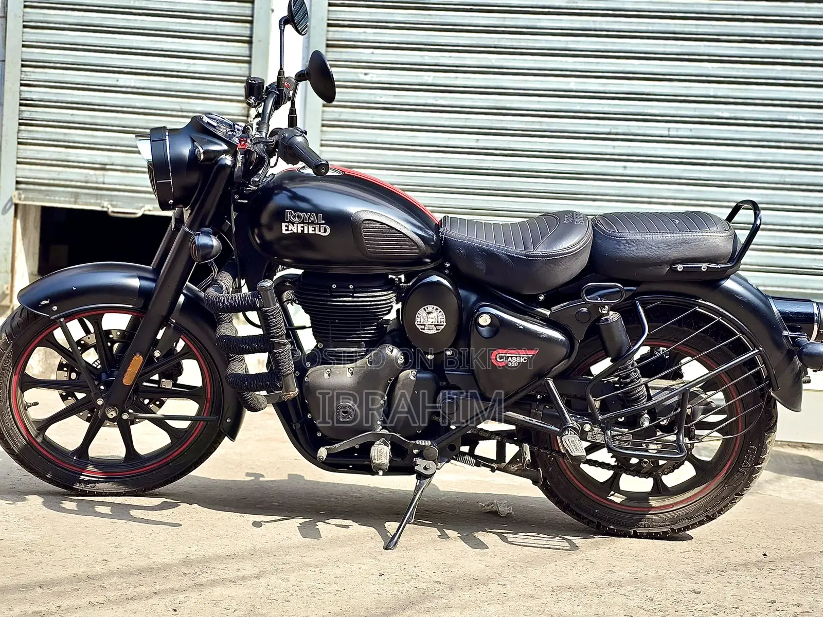 Royal Enfield Classic 350 2025 Black