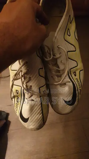 Shoe Football Turf
