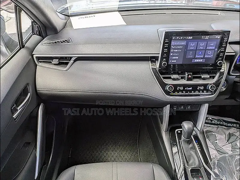 Toyota Corolla Cross 1.8 Hybrid AWD 2022 Black