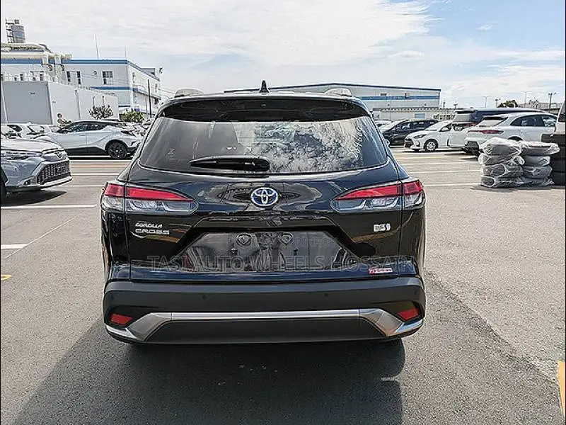 Toyota Corolla Cross 1.8 Hybrid AWD 2022 Black