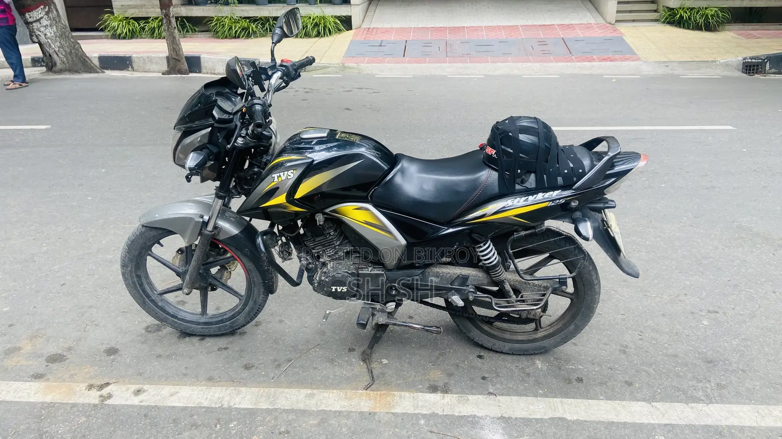 TVS Stryker 125 2022 Yellow