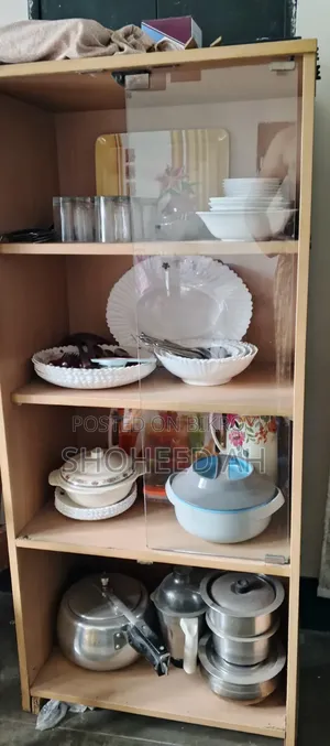 ৩ টি চেয়ার এবং একটি শোকেস বিক্রী হবে।
