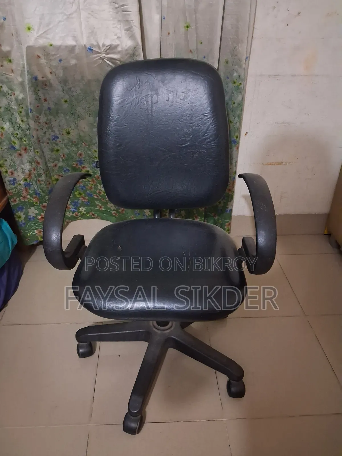Otobi Chair