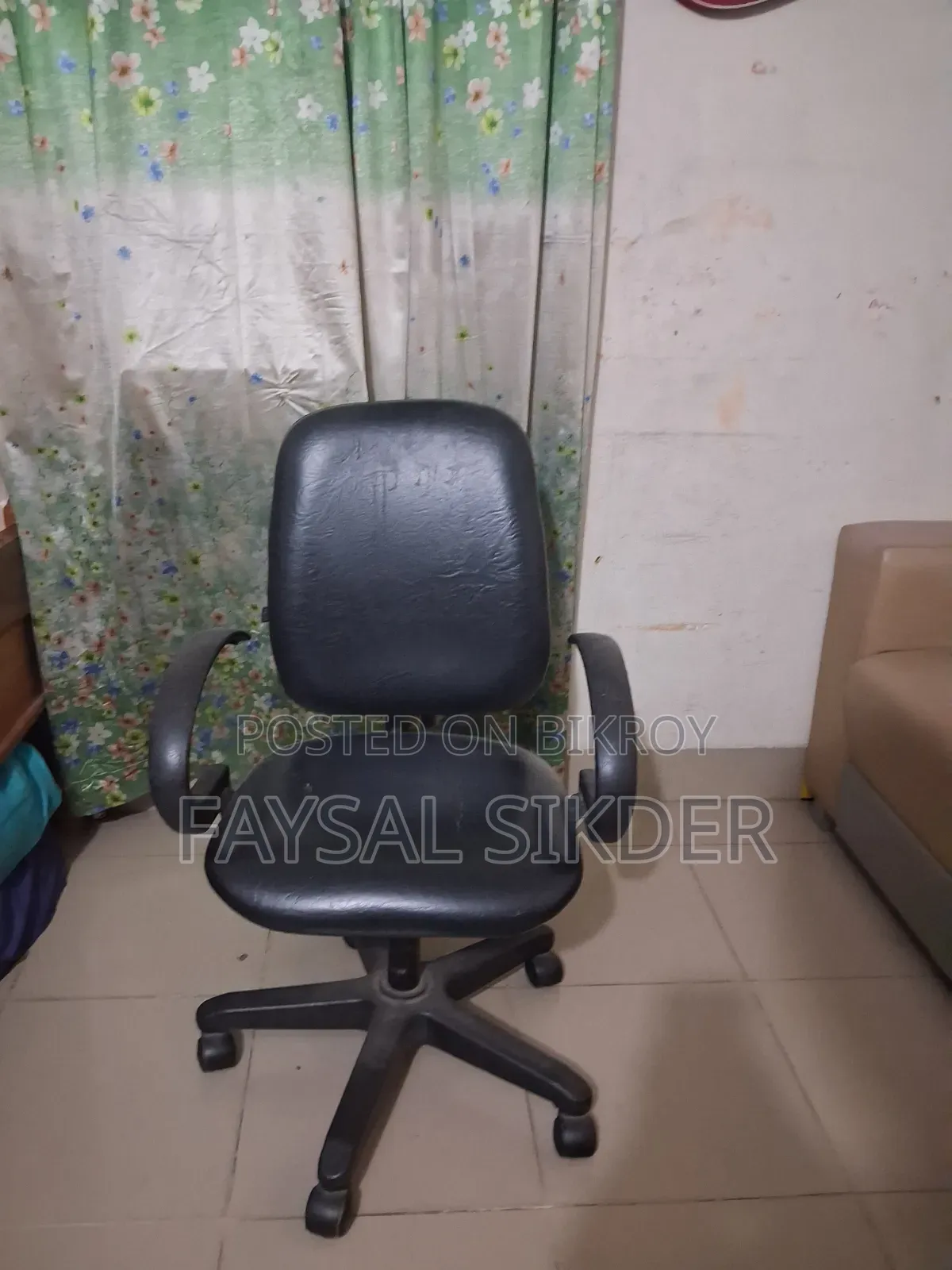 Otobi Chair