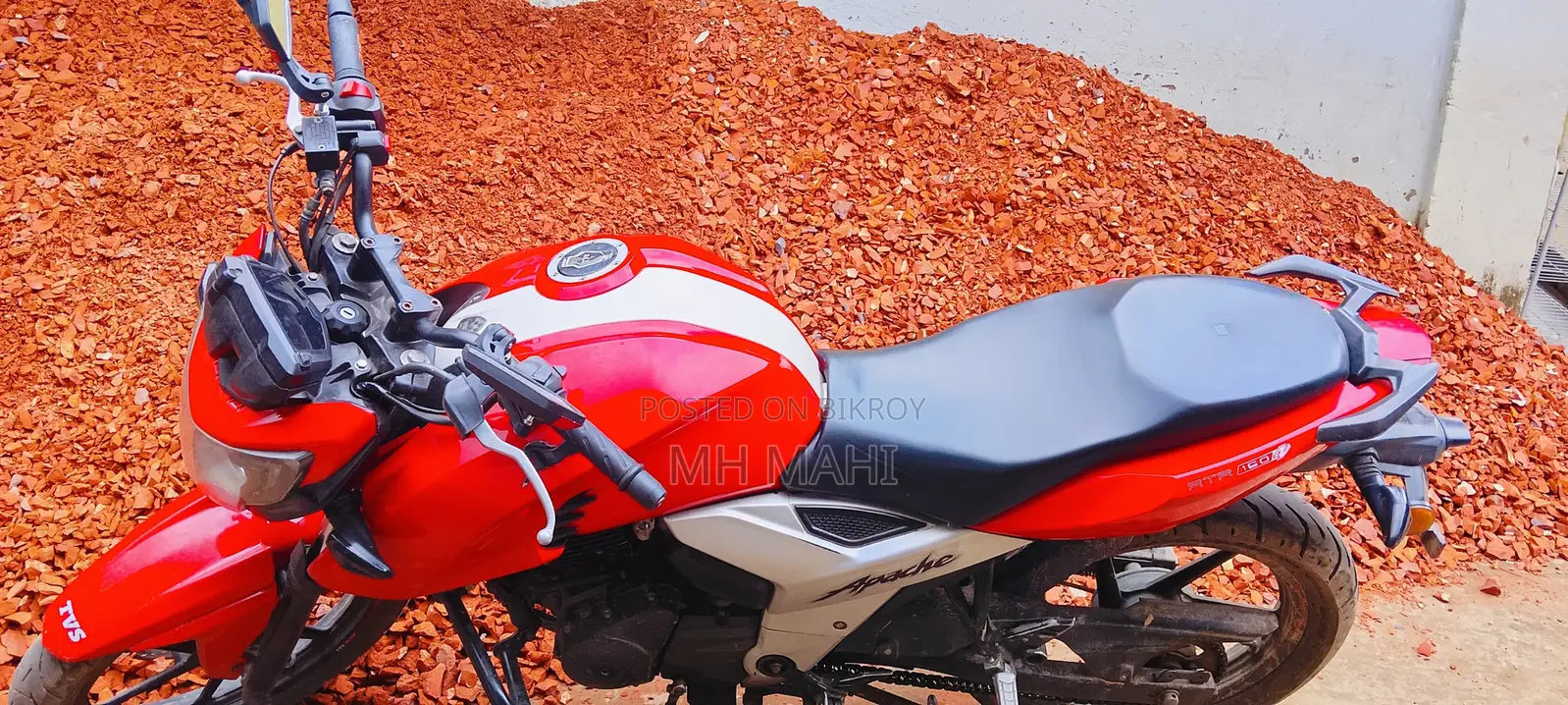 TVS Apache 160 4V 2020 Red