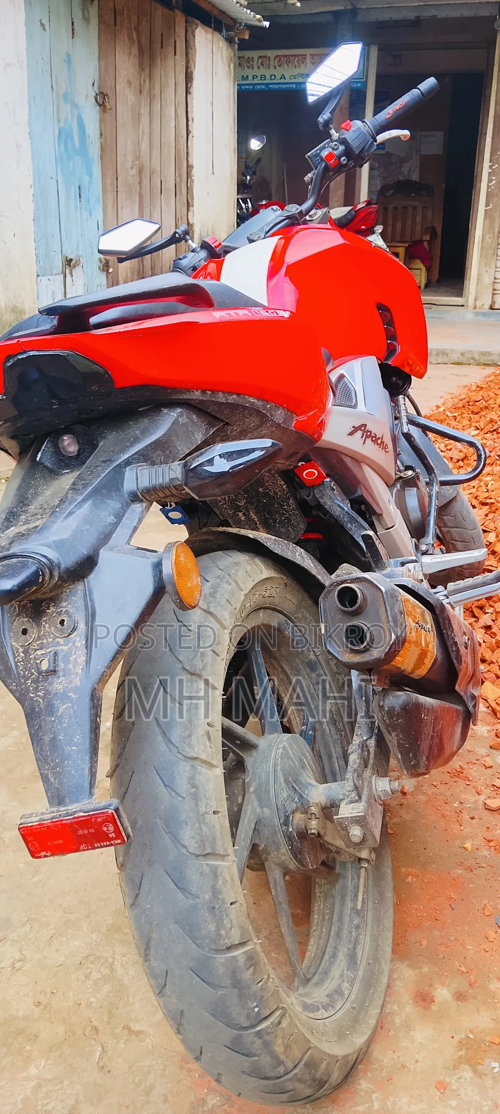 TVS Apache 160 4V 2020 Red