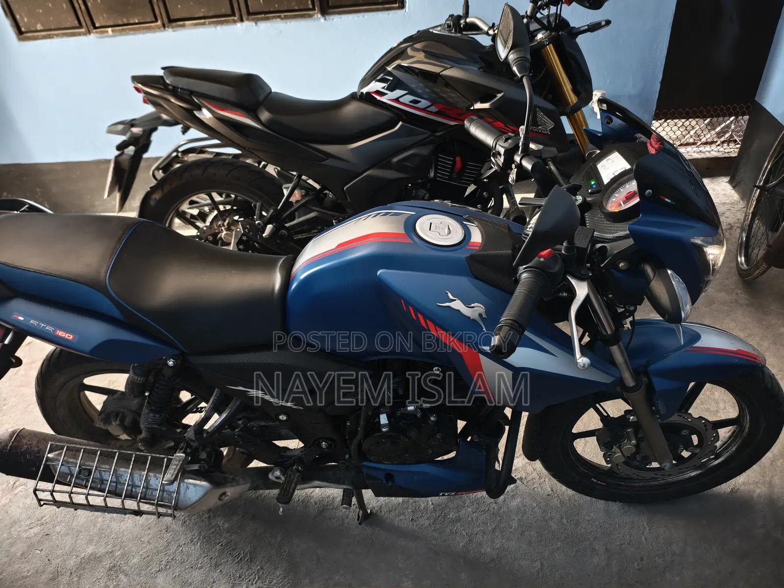 TVS Apache RTR 160 2V ABS 2025 Blue