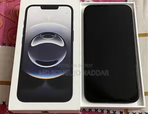 Apple iPhone 16e 128 GB Black