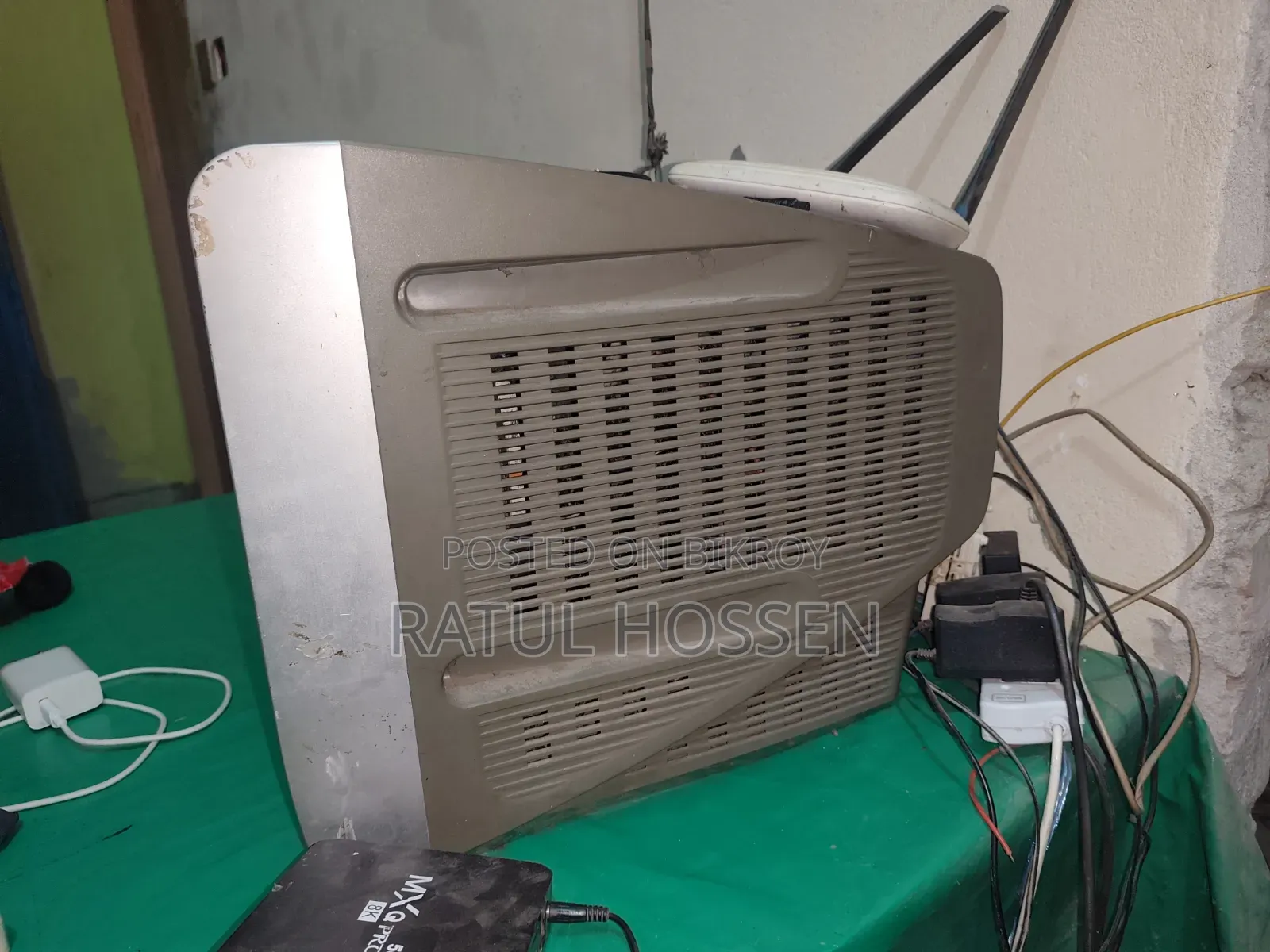 Sony Trinitron 18” Color TV for Sale